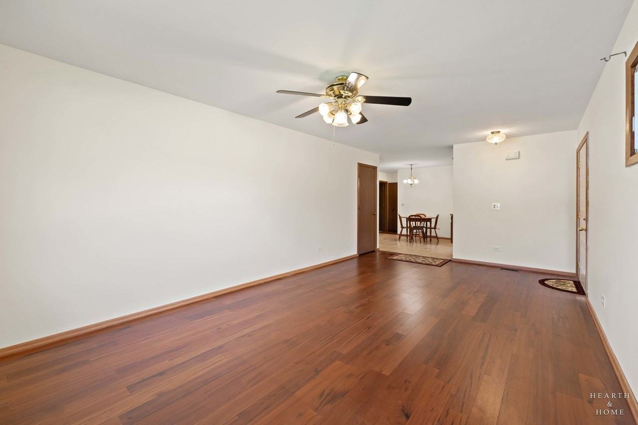 142 Virginia Ct - Photo 7 of 36