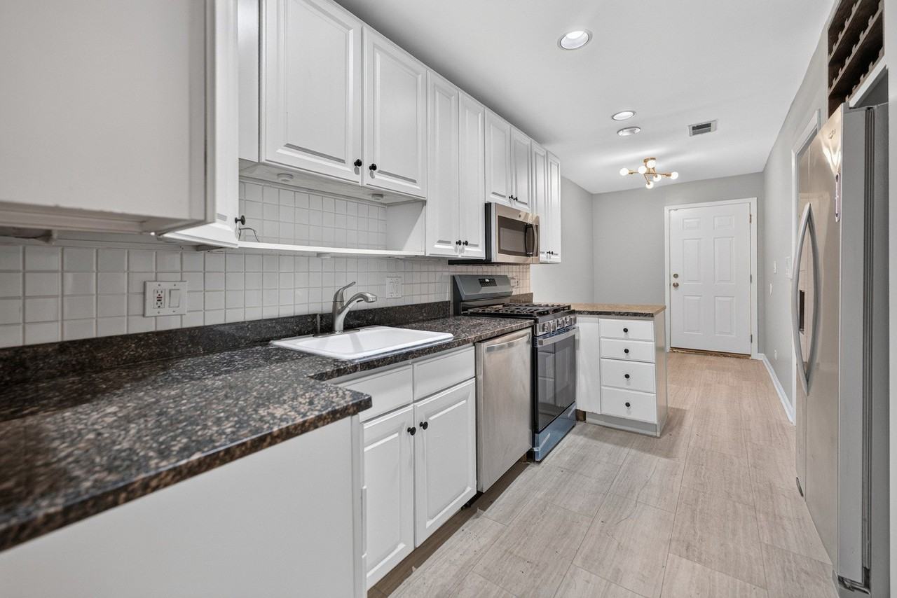1629 N Clybourn Ave #G - Photo 7 of 17