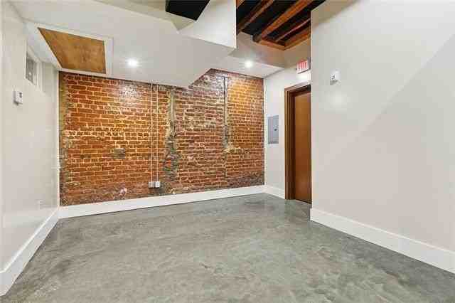 137 Carondelet St #101 - Photo 5 of 12