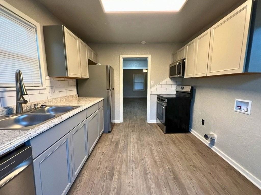 1804 Nw Baldwin Ave - Photo 7 of 14