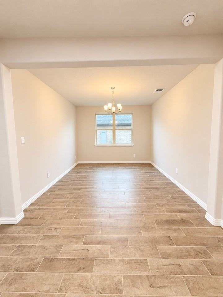 1410 Crossford Trl - Photo 5 of 25