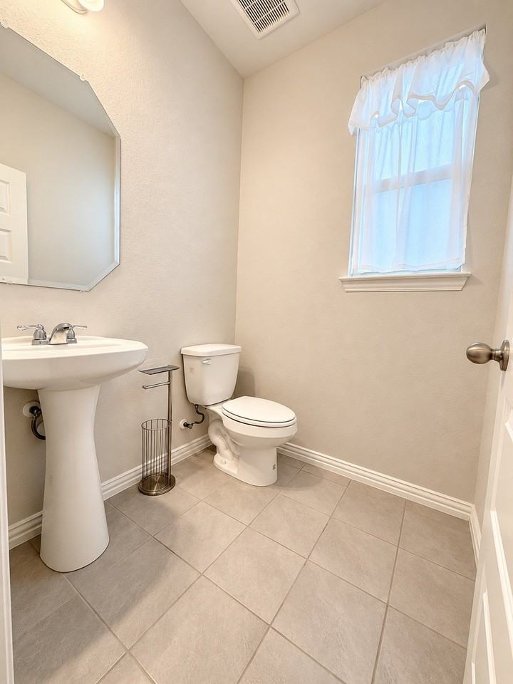 1410 Crossford Trl - Photo 6 of 25
