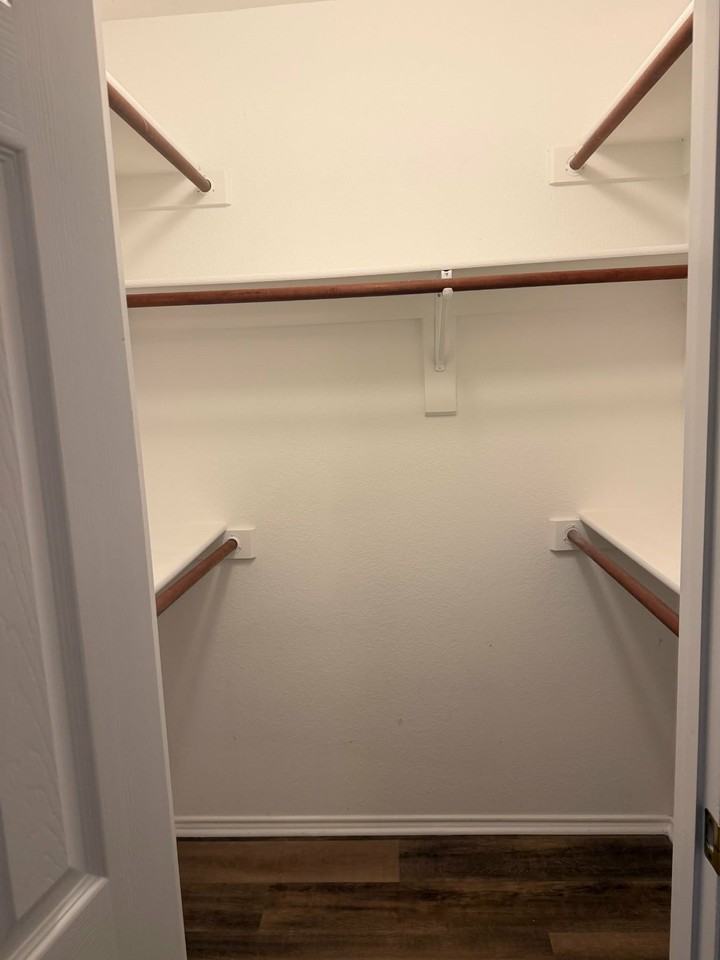 1619 Wintercrest Rd - Photo 4 of 10