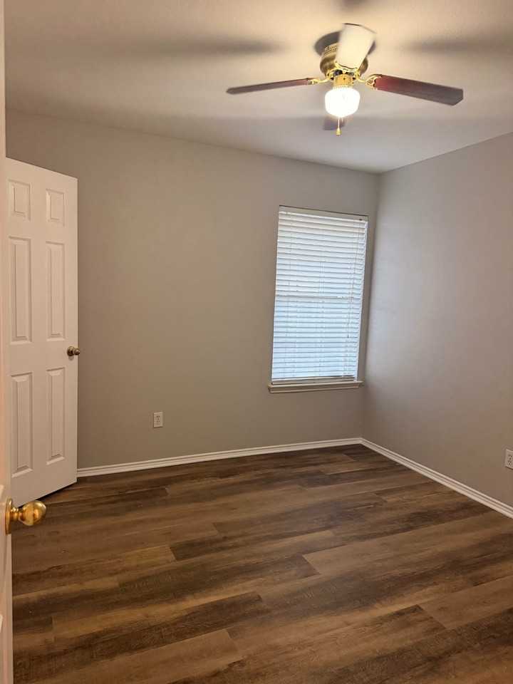 1619 Wintercrest Rd - Photo 5 of 10