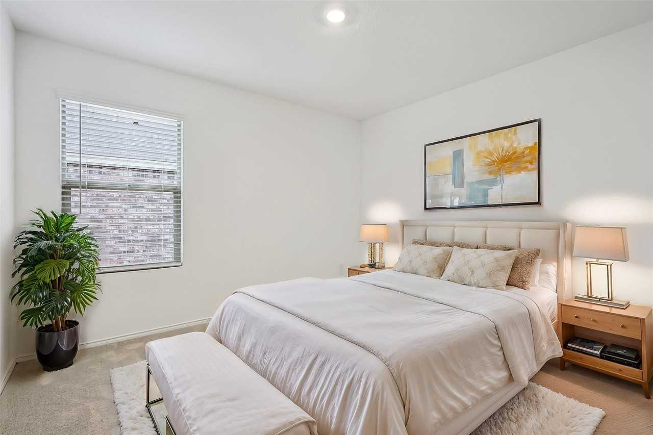 2812 Ozark Cir - Photo 7 of 14
