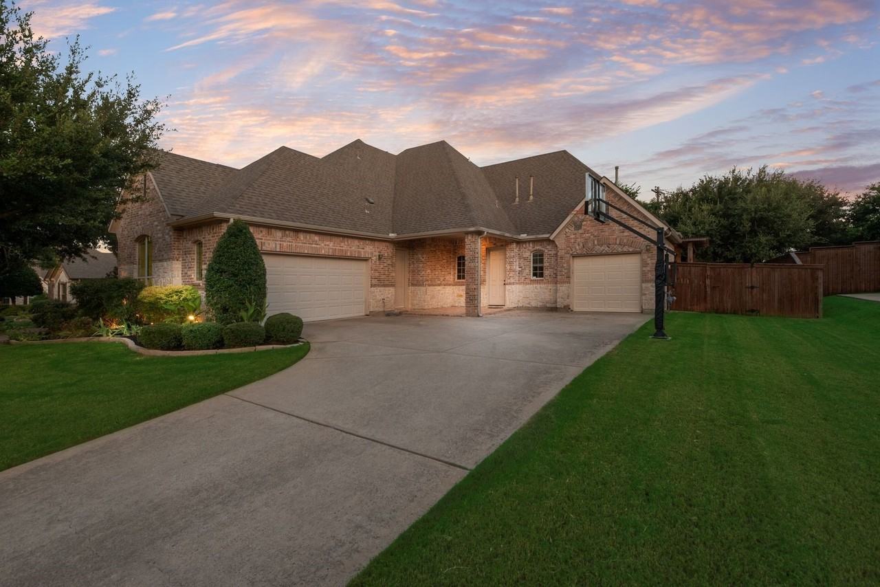 1516 Silverleaf Dr - Photo 3 of 38