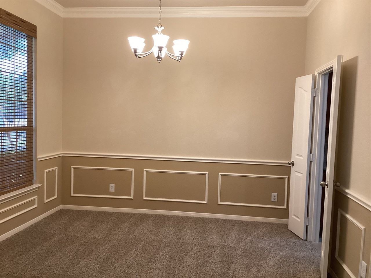 9120 Rose Ct - Photo 3 of 32