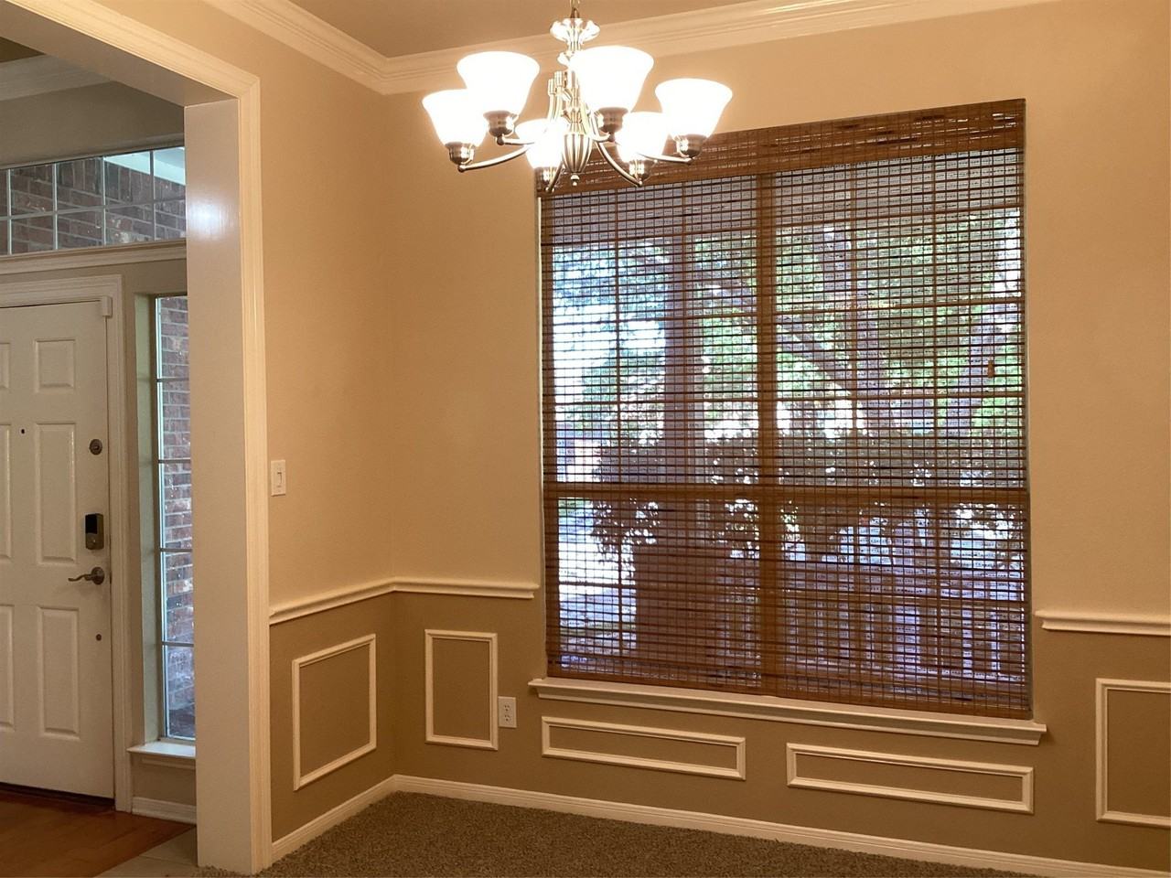 9120 Rose Ct - Photo 4 of 32