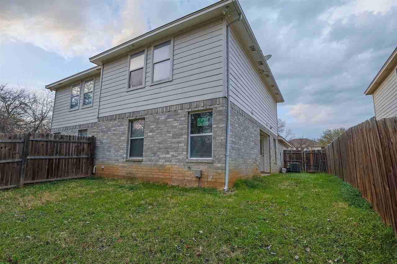 1208 Village Garden Dr - Photo 3 of 23