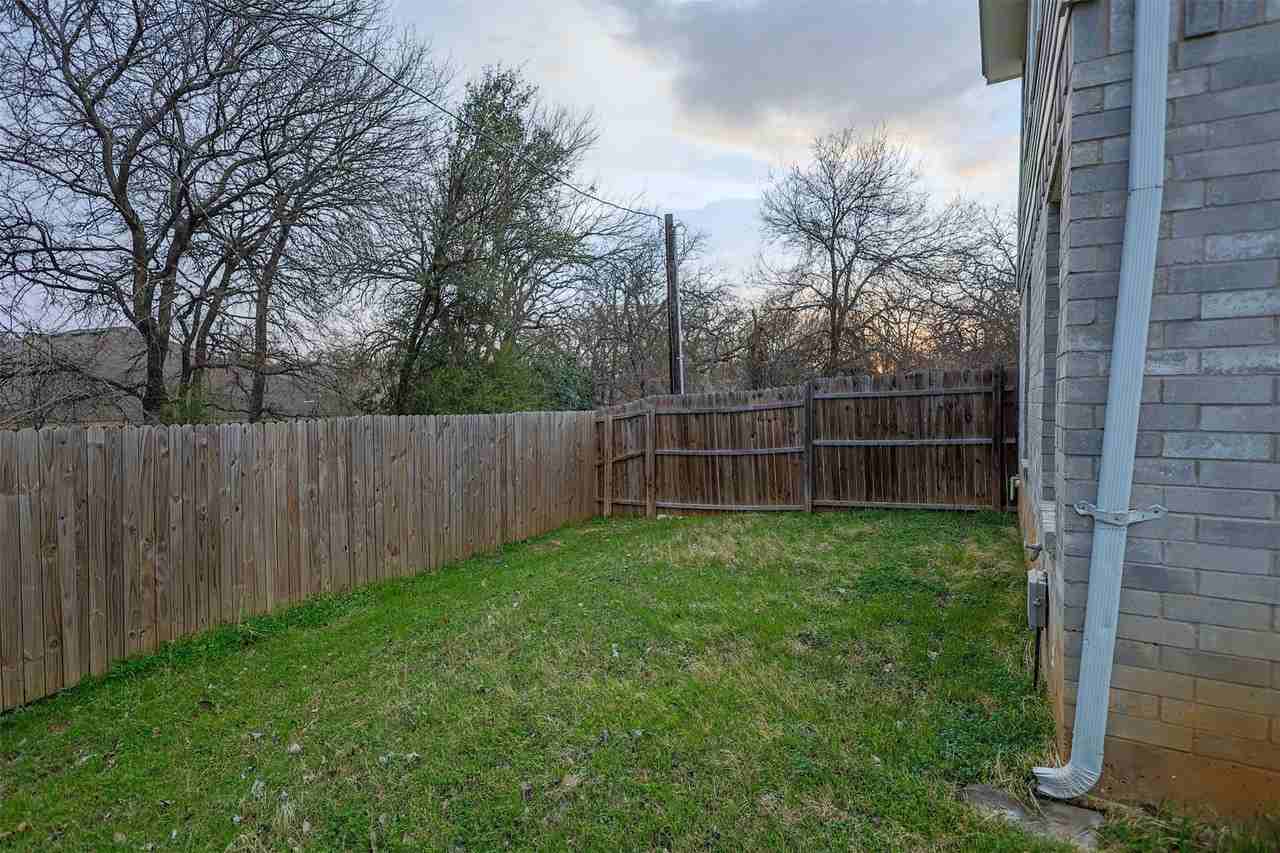 1208 Village Garden Dr - Photo 5 of 23