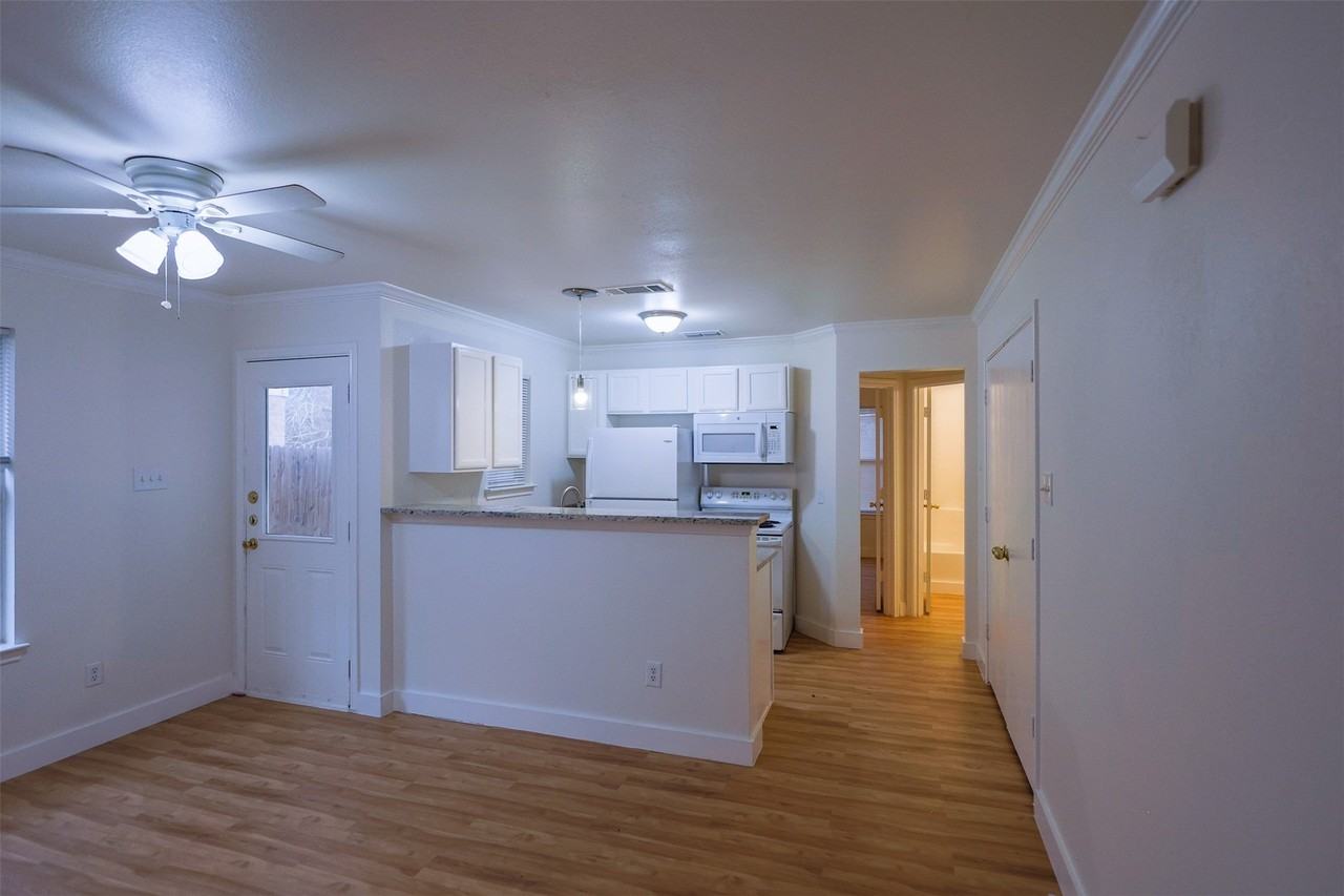 1208 Village Garden Dr - Photo 7 of 23