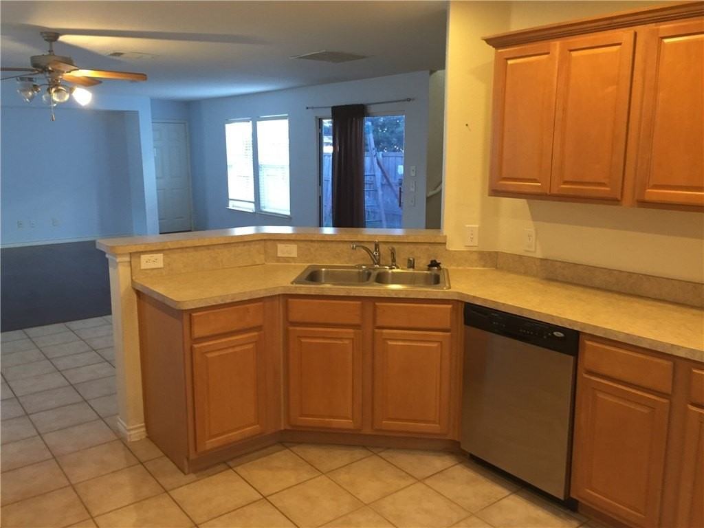 6908 Planters Row Dr - Photo 6 of 23