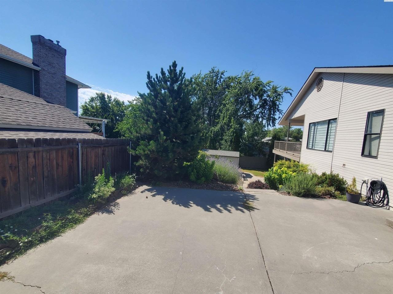 401 Shaw St - Photo 3 of 46