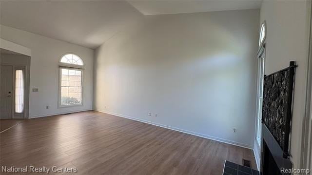 24251 Weathervane Ct - Photo 4 of 20