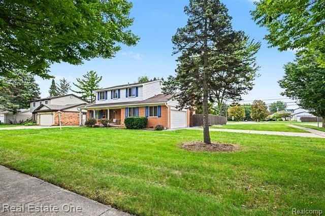 2320 Greensboro Dr - Photo 4 of 40