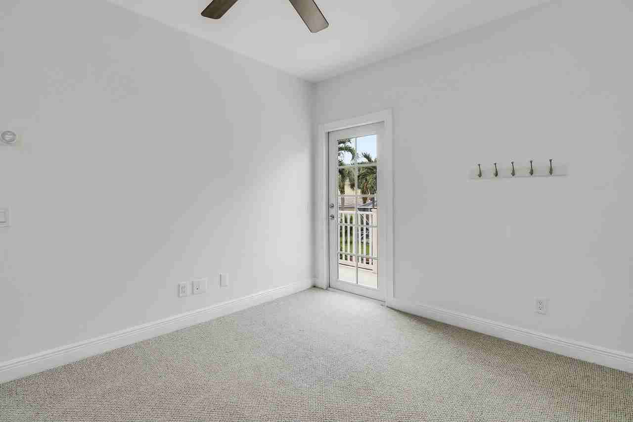 4014 Community Dr #1 - Photo 6 of 21