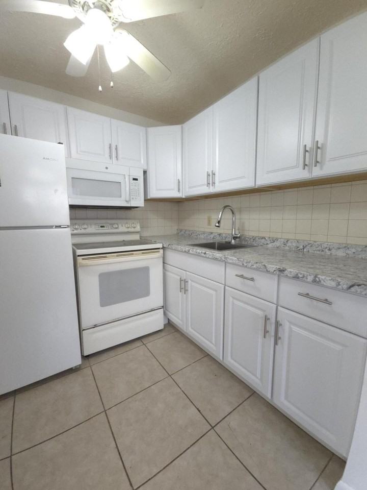 129 Norwich F - Photo 7 of 35