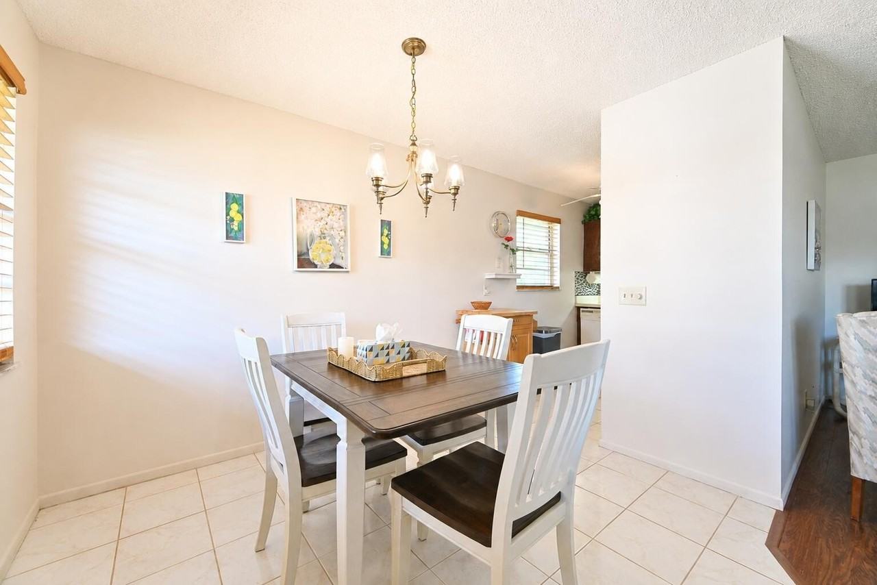 27 Lake Vista Trl #203 - Photo 6 of 19