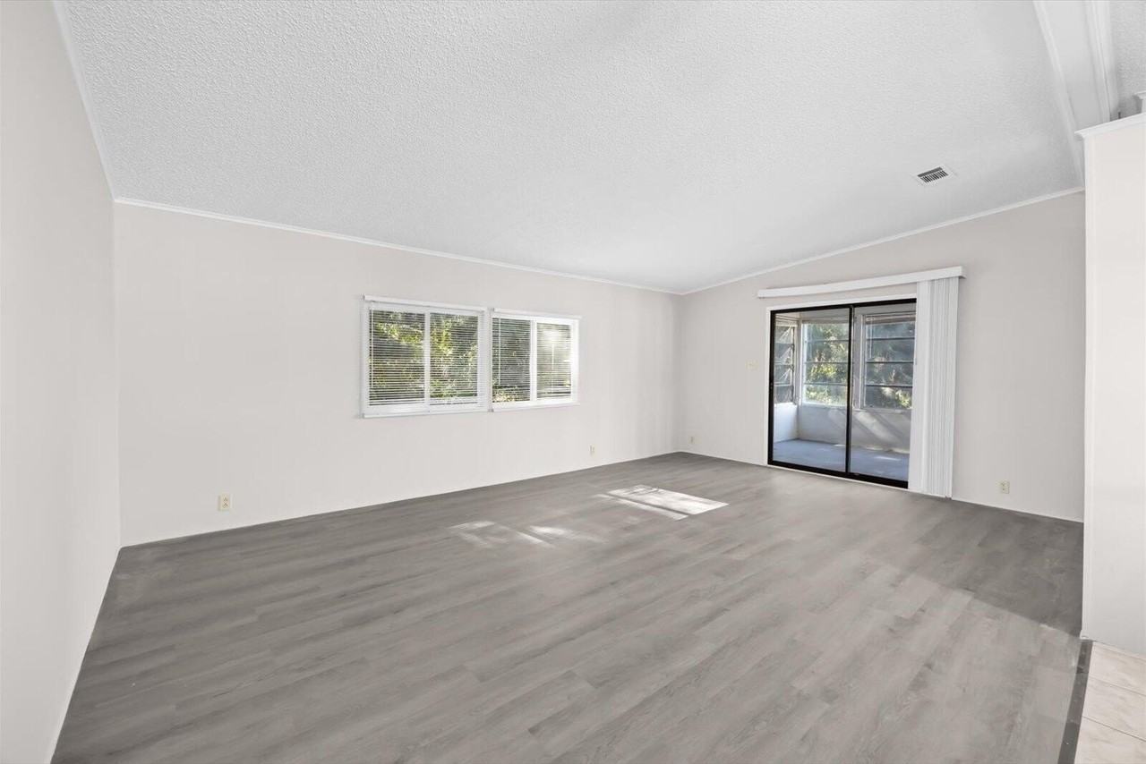 8221 Cinnamon Ln - Photo 5 of 20