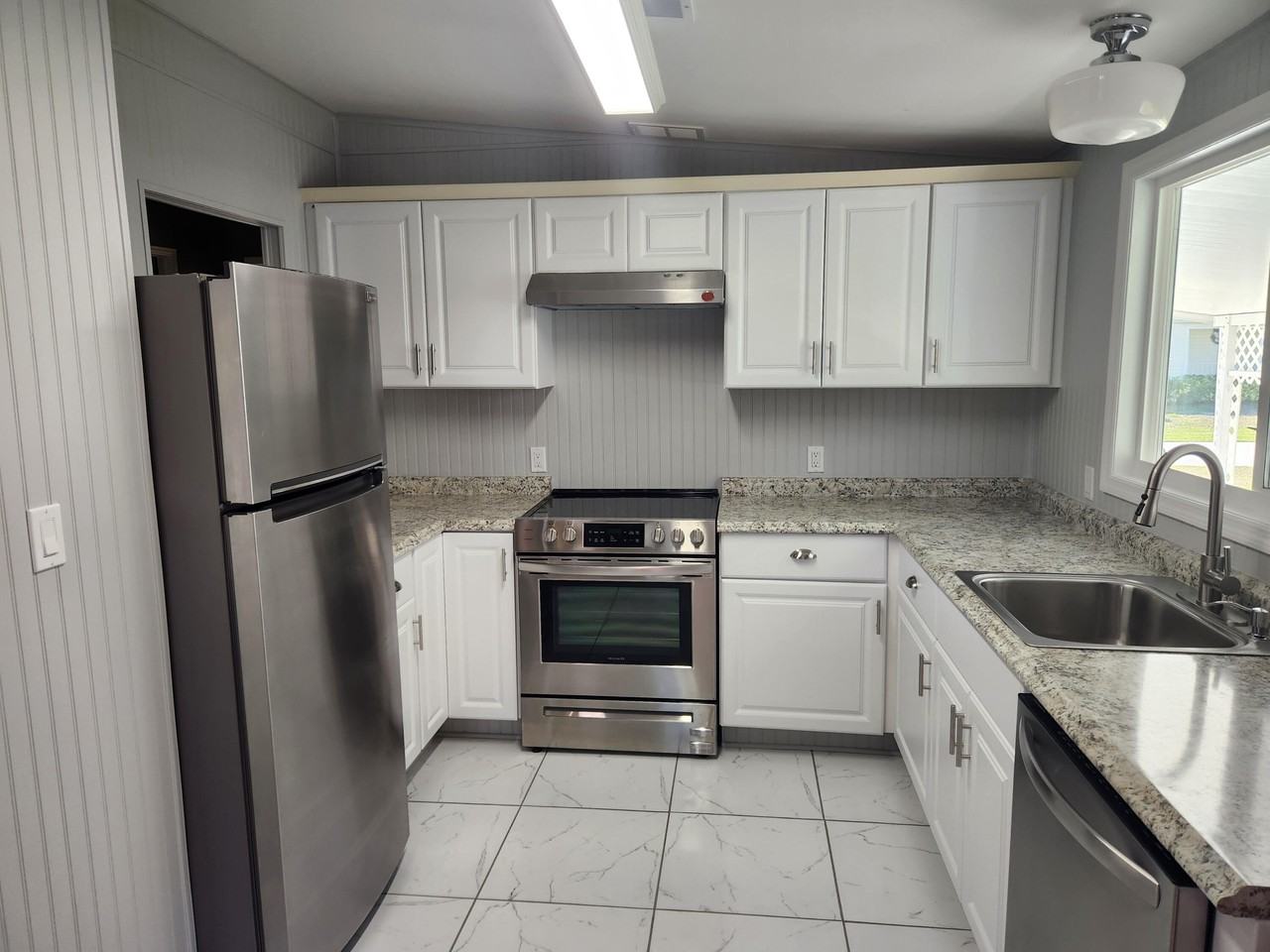 8215 Caper Ln - Photo 5 of 45