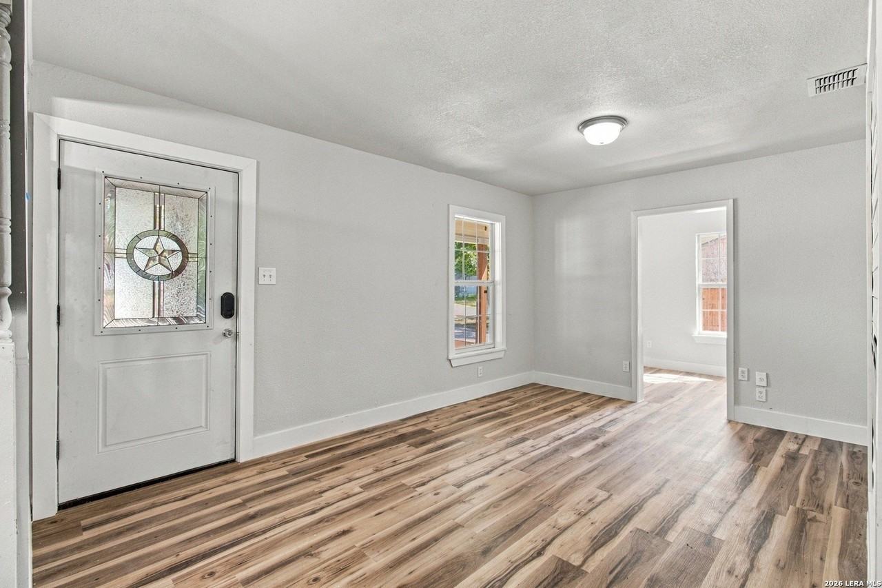 302 Mcdougal Ave #1 - Photo 3 of 23