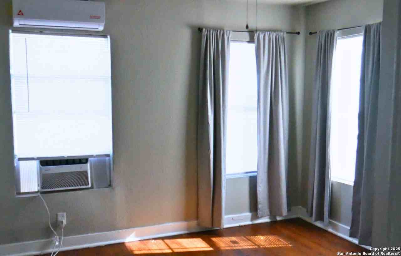 434 Elmwood Dr - Photo 5 of 15