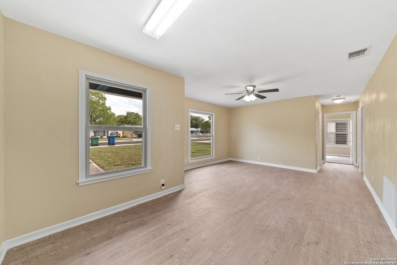 134 Gayle Ave - Photo 6 of 34
