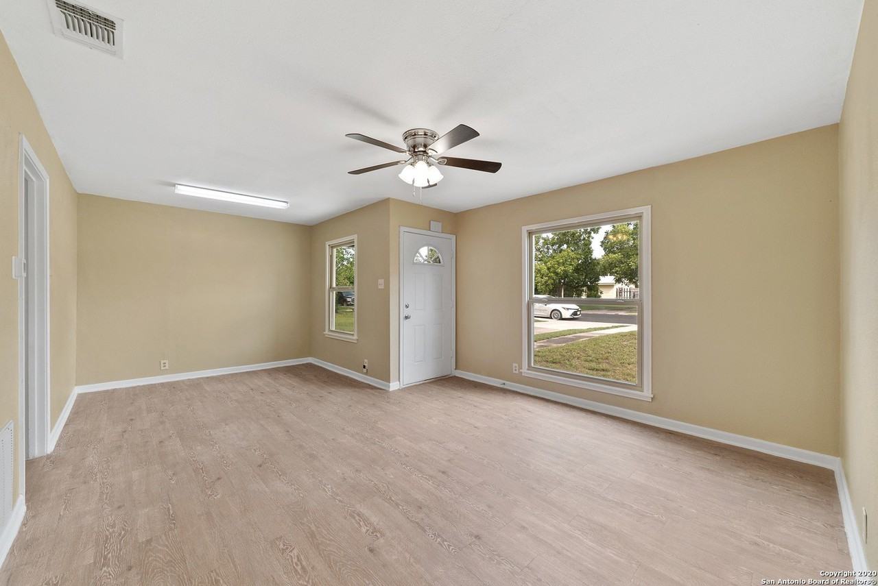 134 Gayle Ave - Photo 7 of 34