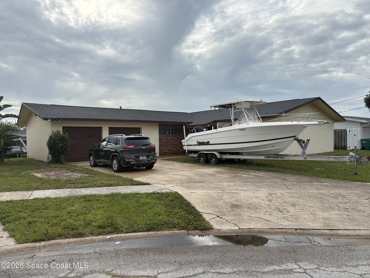 1570 Tuna St - Photo 2 of 18