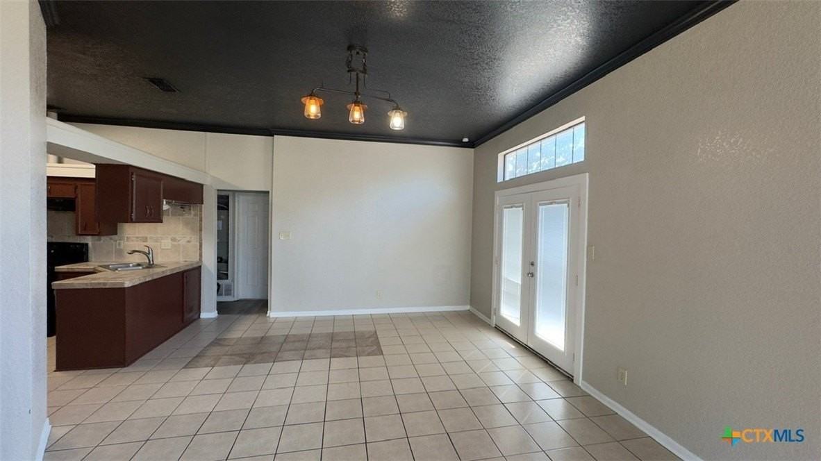 1806 Sundown Dr - Photo 7 of 22