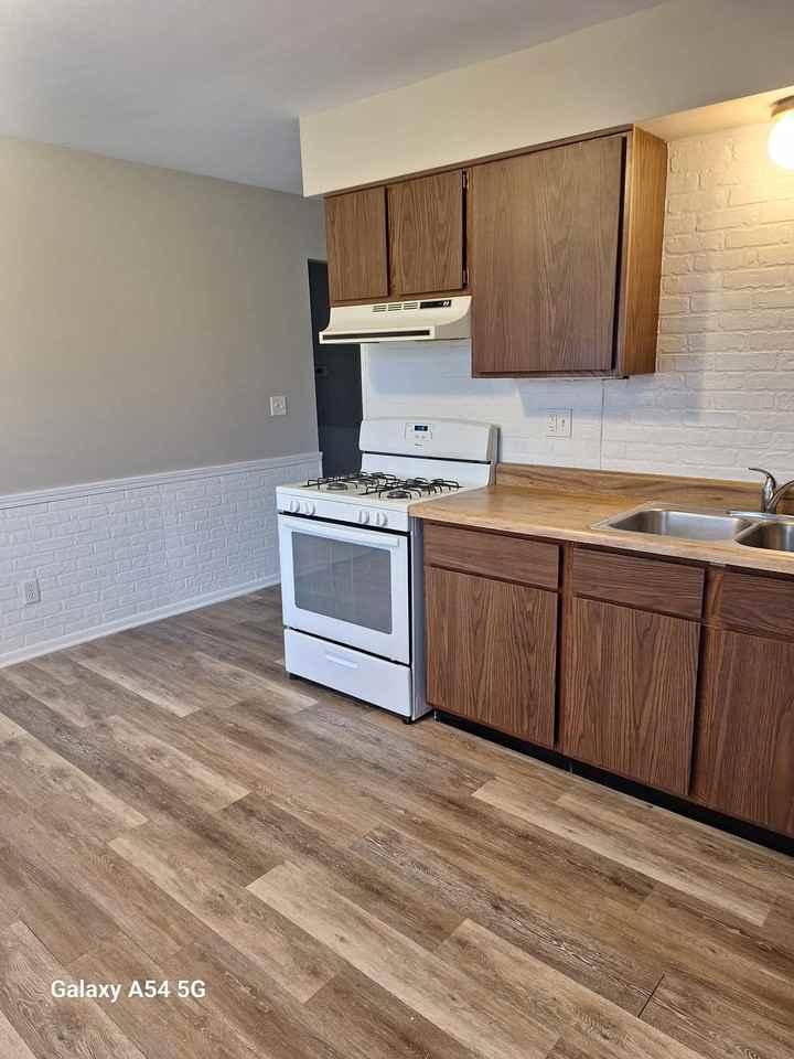 2349 Anna Ave #1 - Photo 2 of 8