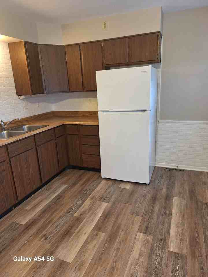 2349 Anna Ave #1 - Photo 3 of 8