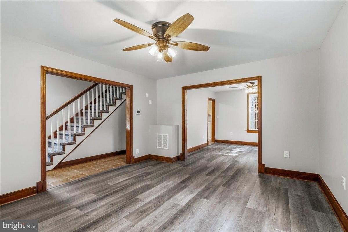 104 Greenwood St - Photo 7 of 37