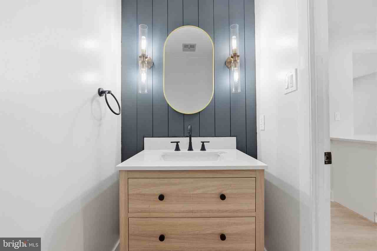 8139 Hallmark Pl - Photo 5 of 25