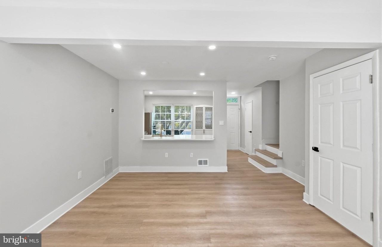 8139 Hallmark Pl - Photo 7 of 25
