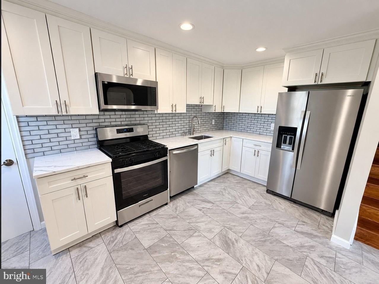 1405 Griffith Ave - Photo 6 of 20