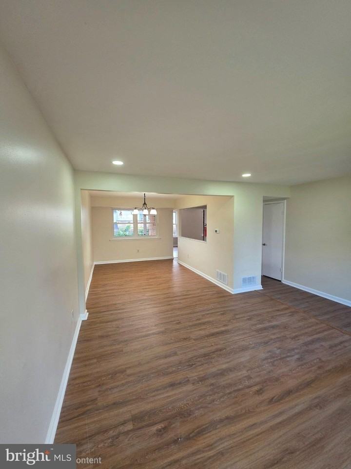1606 Beechwood Pl - Photo 5 of 30