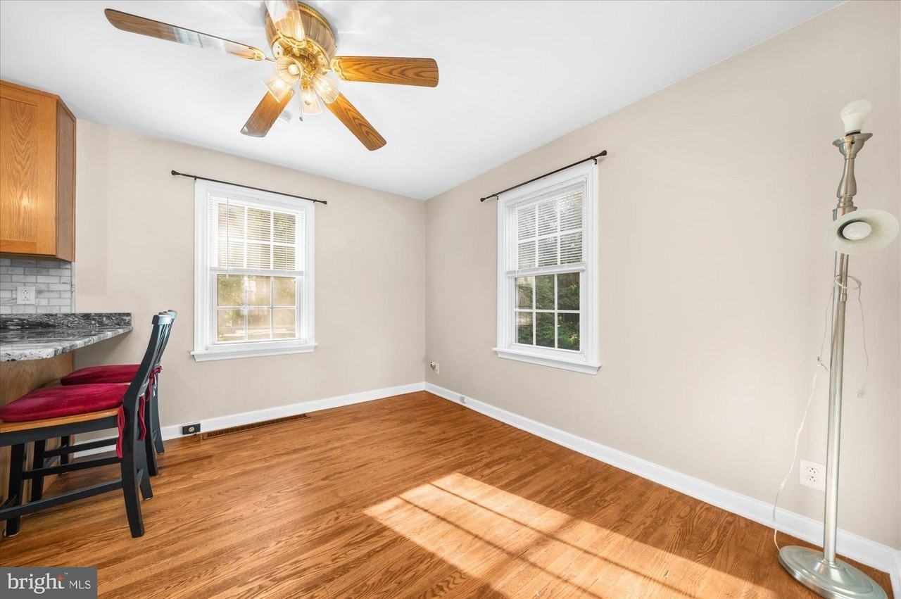 526 Green St - Photo 6 of 40
