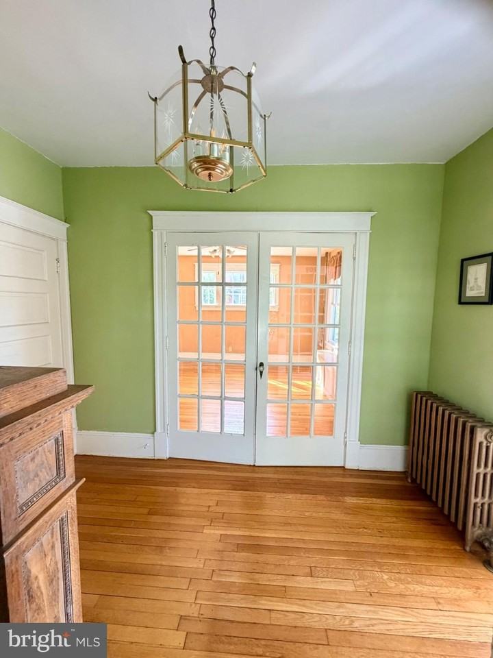 909 N Ivy St - Photo 7 of 29