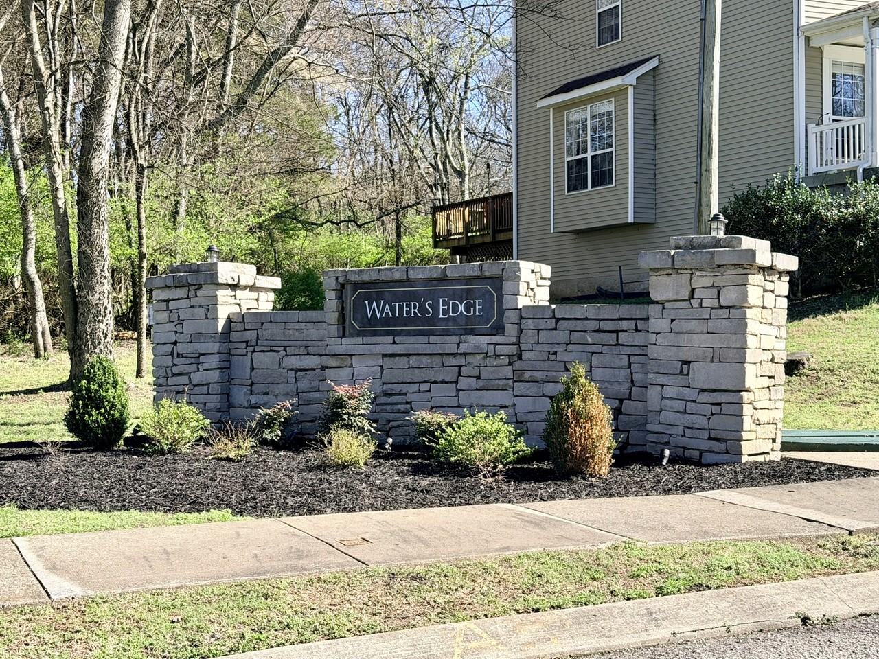 113 Waters Edge Ln - Photo 3 of 48