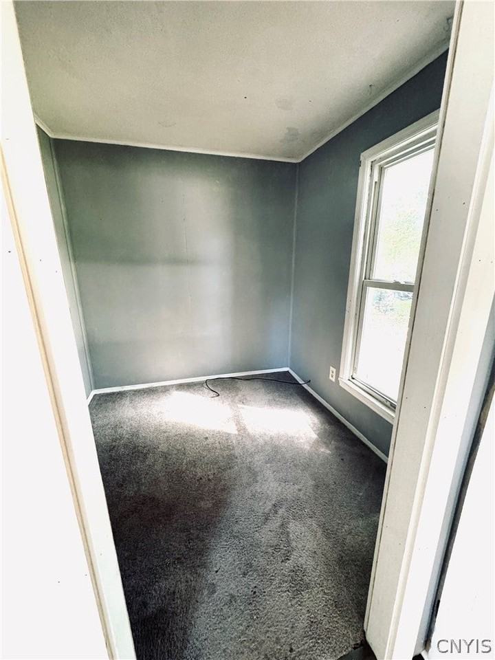 406 Main St - Photo 7 of 13