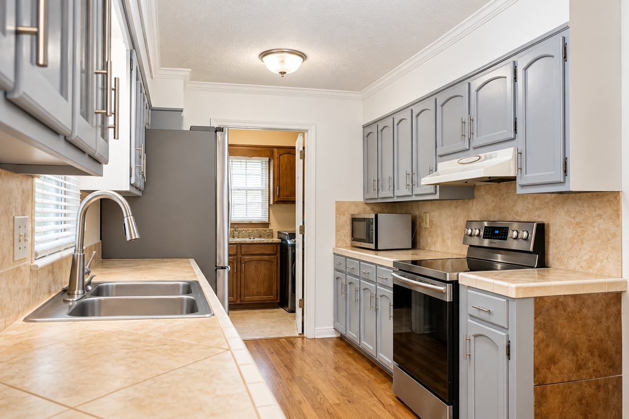 1558 Pine Circle Northwest - Photo 2 of 6