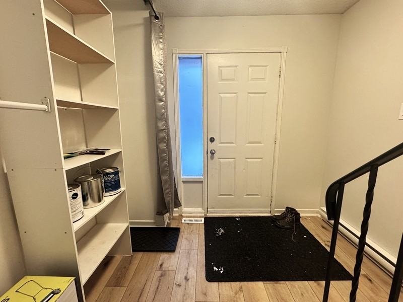 19 Mowat Cres - Photo 2 of 21