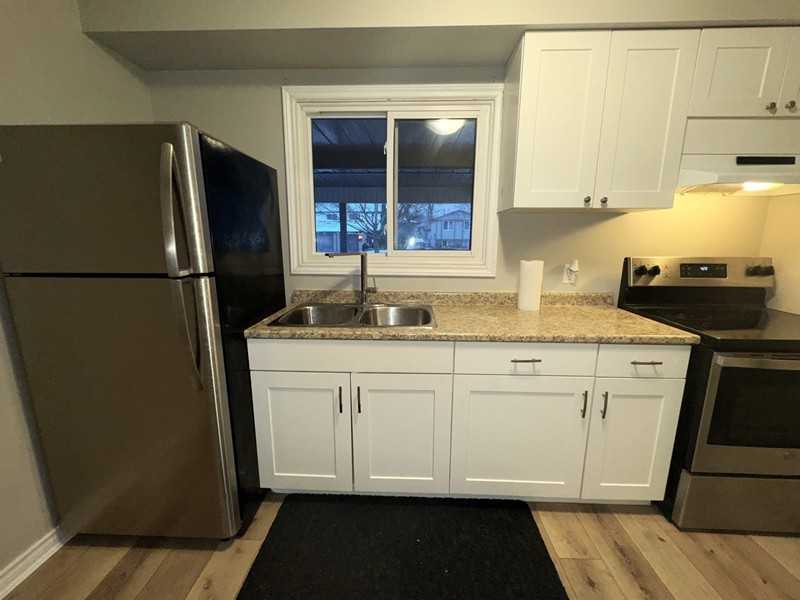 19 Mowat Cres - Photo 6 of 21