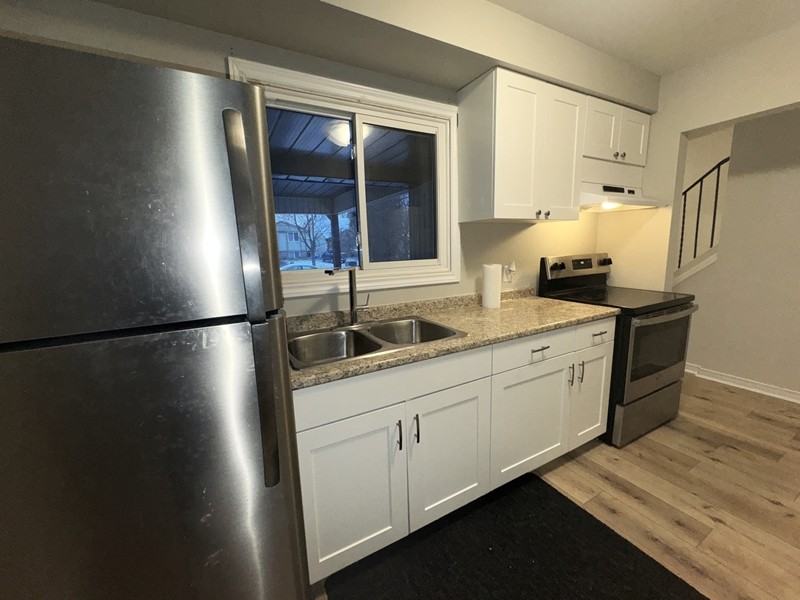 19 Mowat Cres - Photo 7 of 21