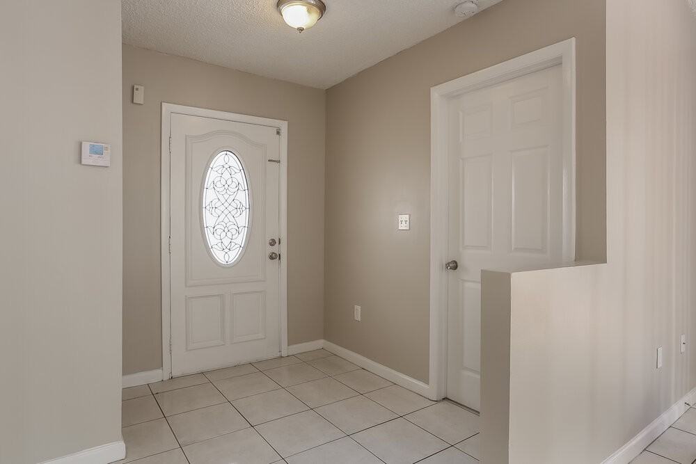 15120 Sw 128th Ave - Photo 3 of 16