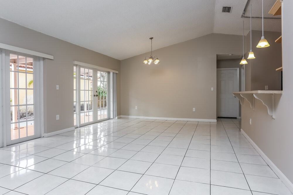15120 Sw 128th Ave - Photo 7 of 16