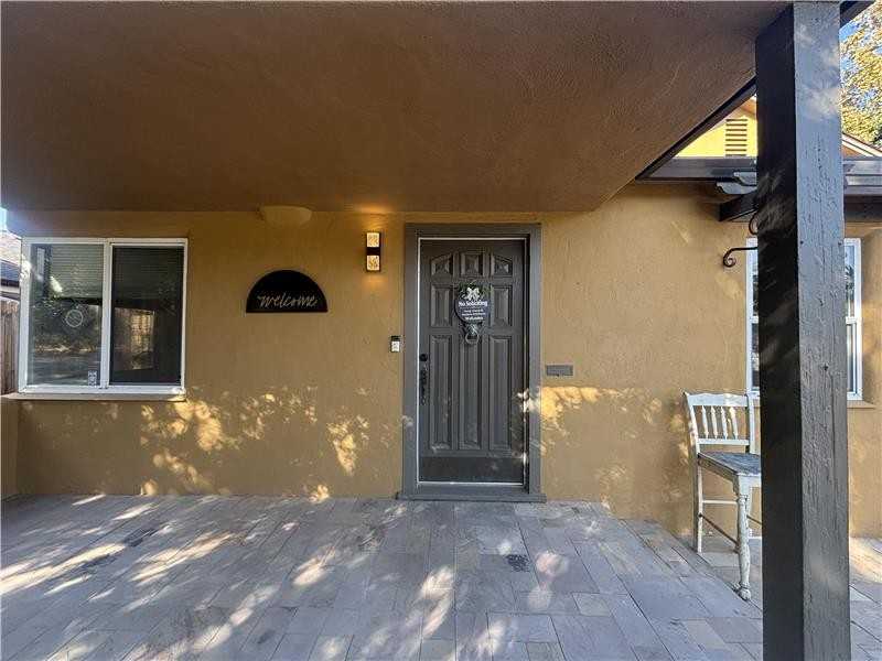 1120 Mckinley Ave - Photo 5 of 34