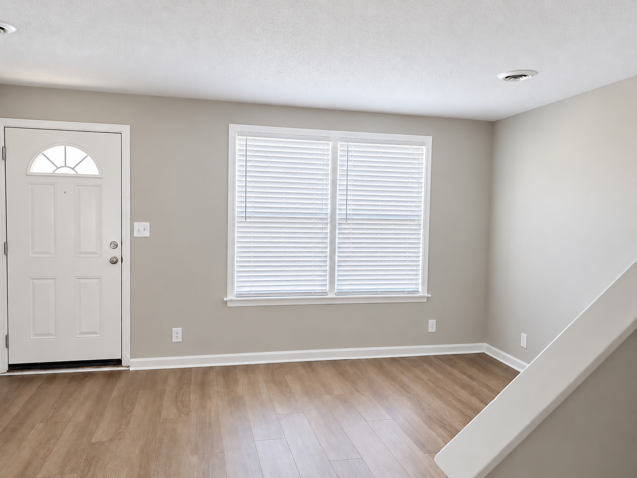 610 Commerce St ##22 - Photo 3 of 21