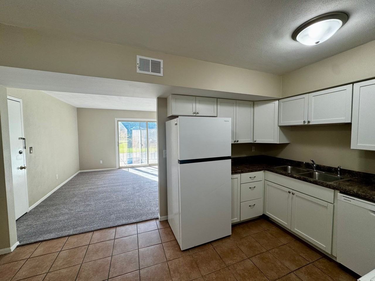 3021 4th St #8 - Photo 3 of 15